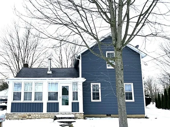 41 Warner St, Seville, OH 44273