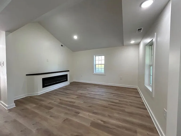 803 Lang St SE — Photo 7