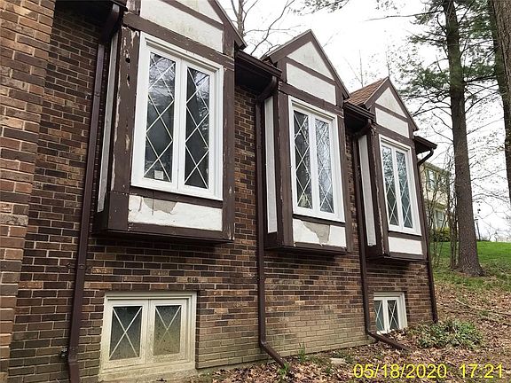2nd image of 1121 Greenwood Gln