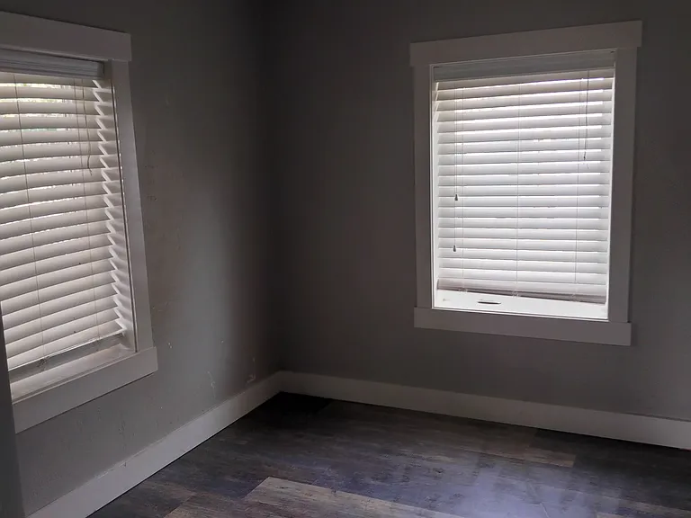 629 SW Davis Ave — Photo 5