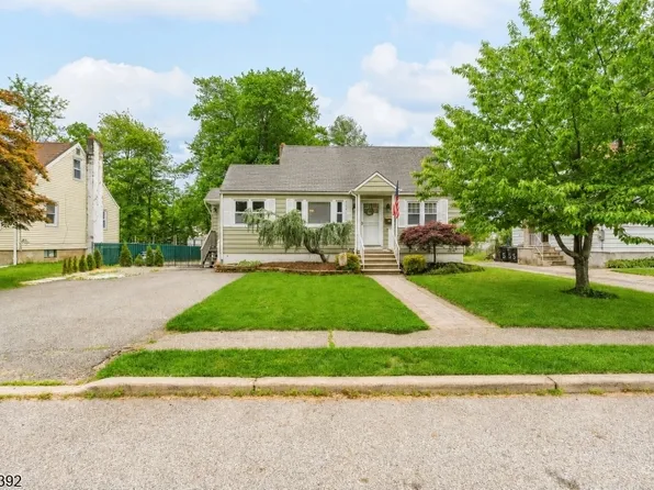 3 Roy Ave, Bloomingdale Boro, NJ 07403