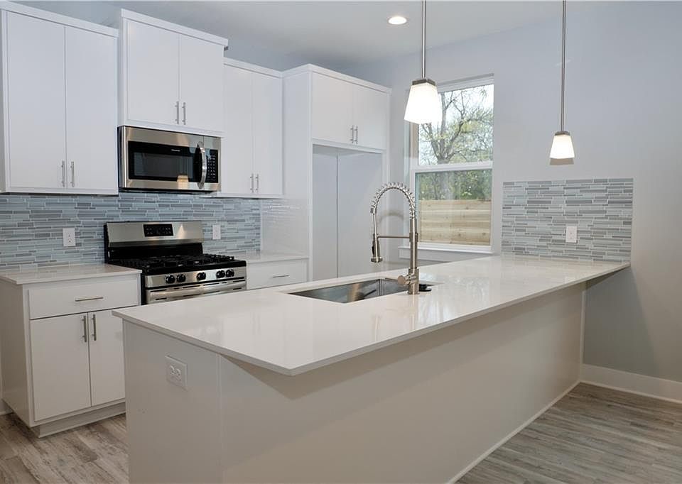 2nd image of 6713 Porter St #2