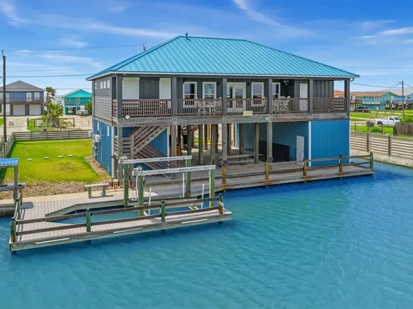 106 Belaire Dr, Rockport, TX 78382
