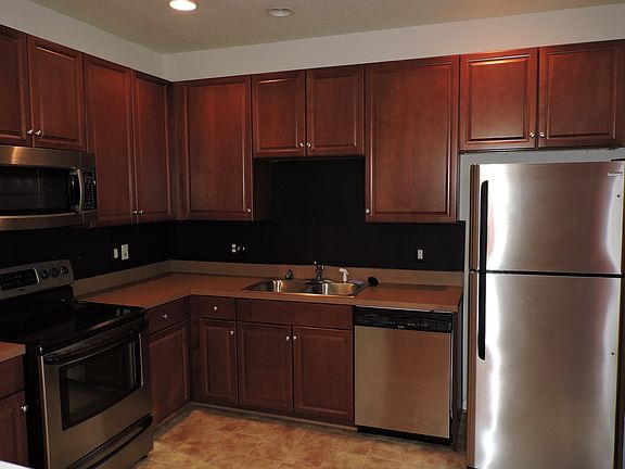 3rd image of 1113 Teton Cir