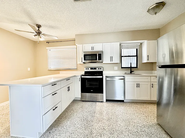 4335 Floramar Ter — Photo 15