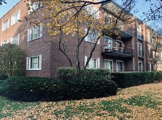 1290 N Western Ave APT 105, Lake Forest, IL 60045