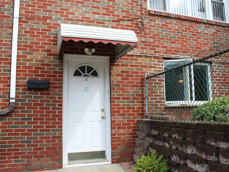 492 Palisade Ave #5 — Photo 1
