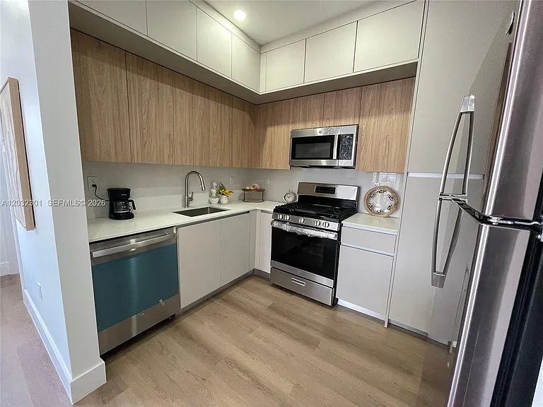1619 Jefferson Ave #201 — Photo 4