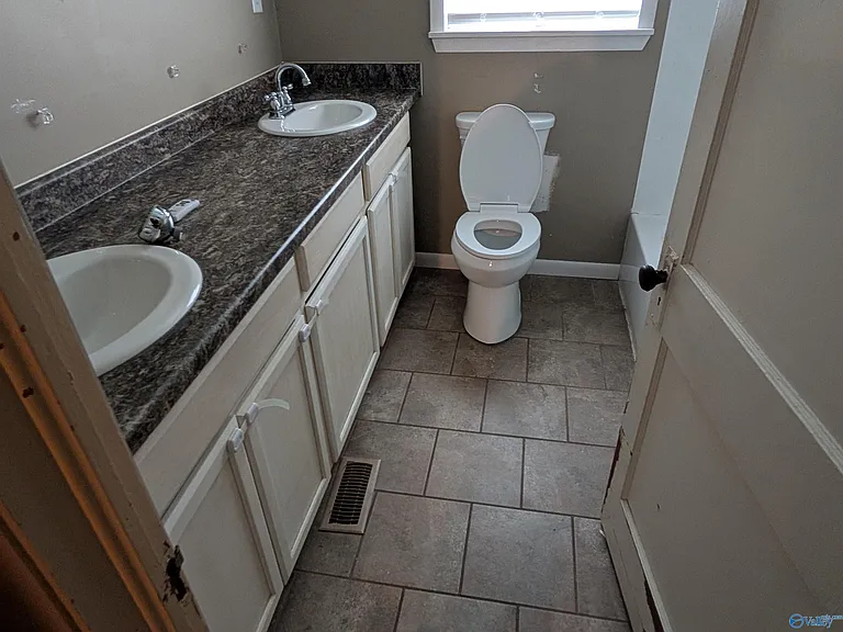 665 Cave Spring Rd — Photo 7