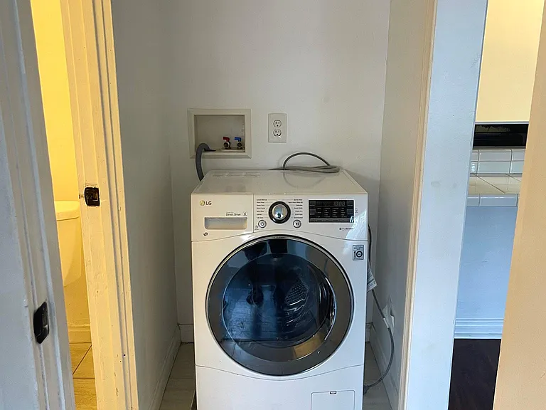 1853 Harbor Ave #2 — Photo 5
