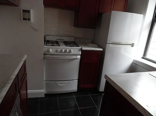 Rented by Michael Apfelbaum, LREB | media 7