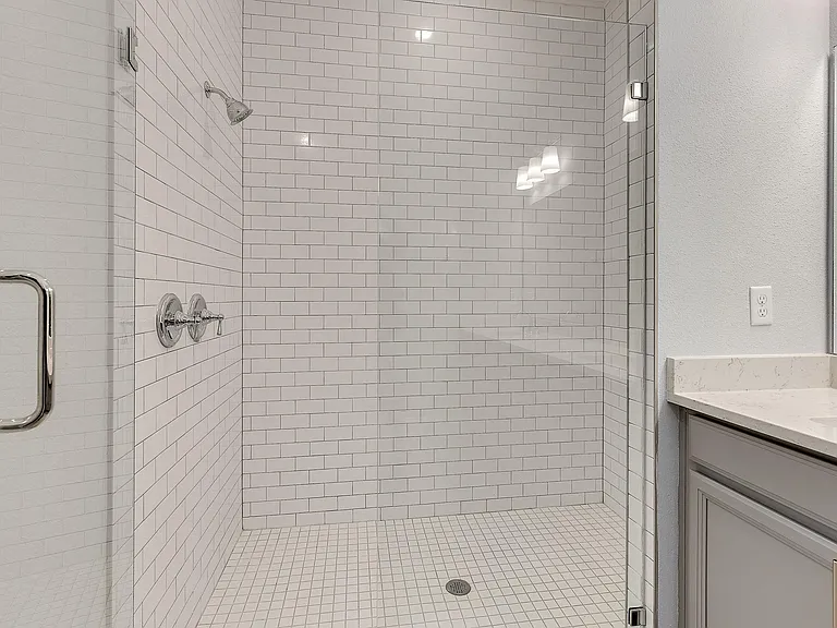 218 Waterline Dr — Photo 13