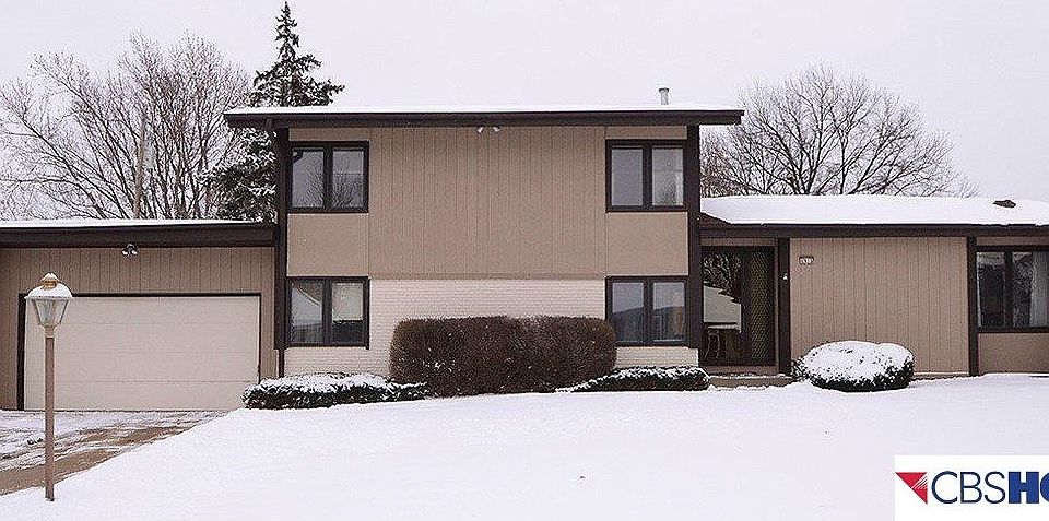 1st image of 4915 N 103rd St