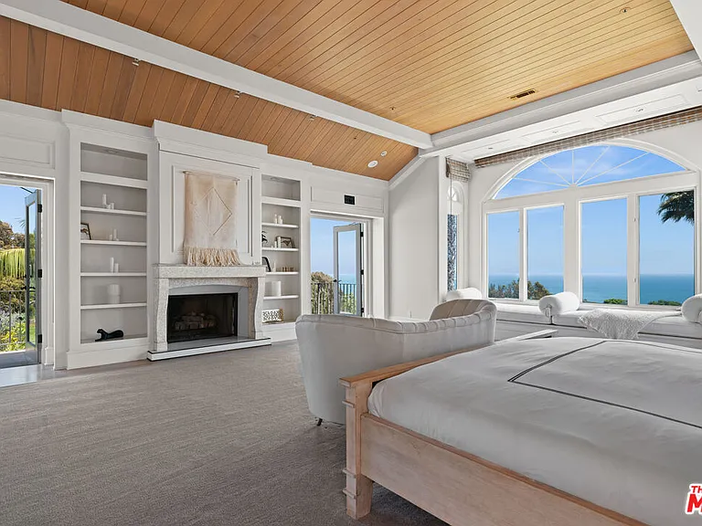 7160 Dume Dr — Photo 15