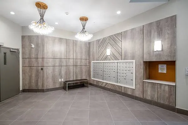 3655 Victoria Dr — Photo 26