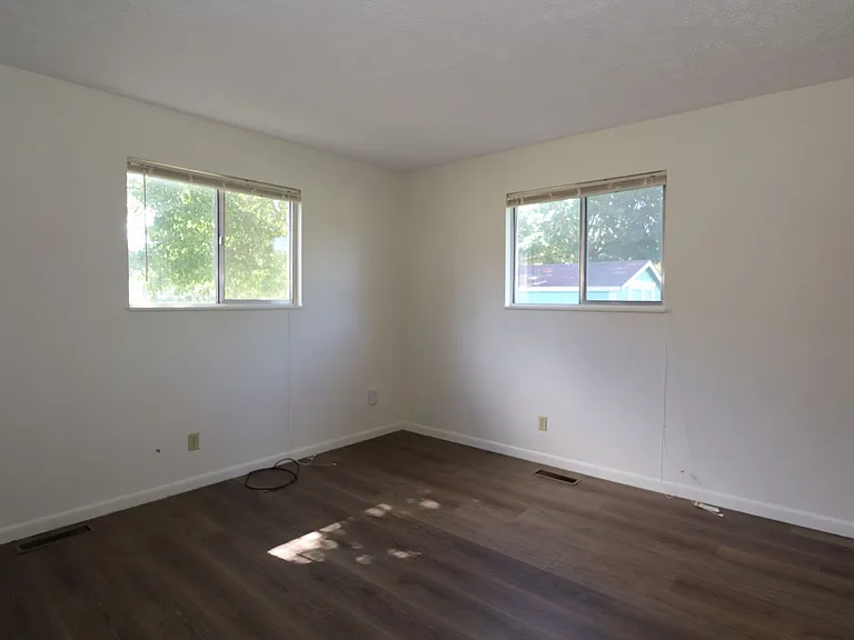 115 E Washington St — Photo 10