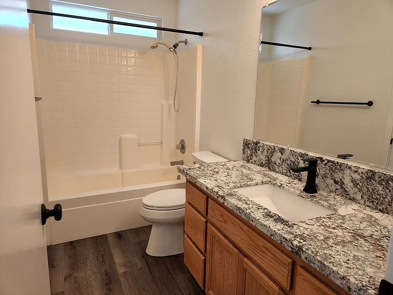 8121 Quartz Ln — Photo 12