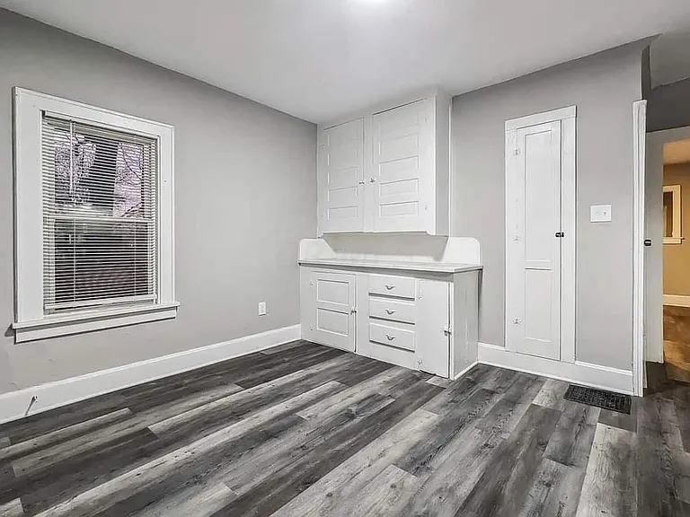 1091 Reinhard Ave — Photo 6