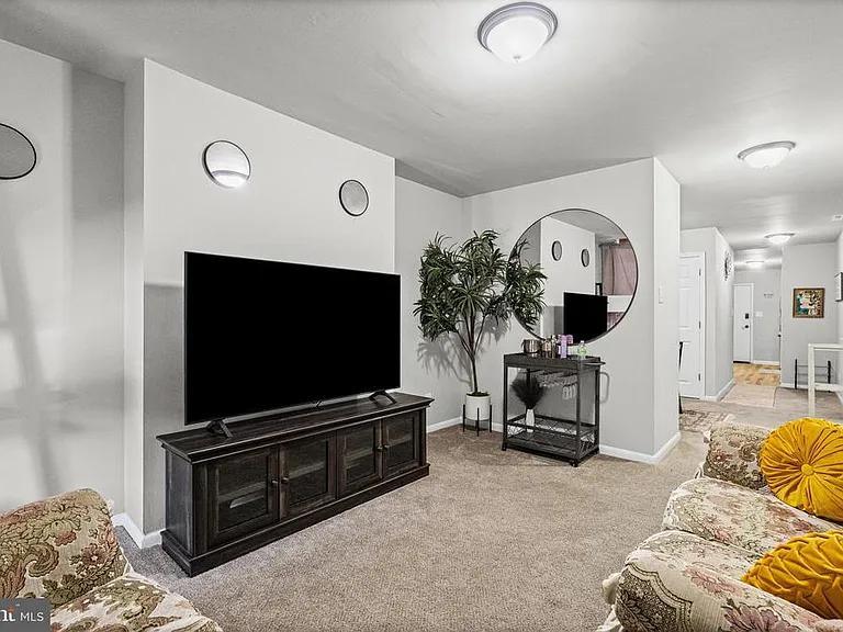 2236 Orleans St — Photo 6