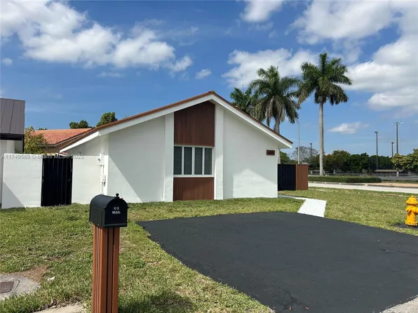 2400 SW 113th Ct, Miami, FL 33165