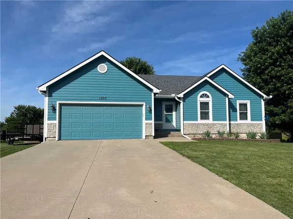 1003 Lisa Ct, Baldwin City, KS 66006