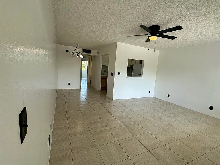 555 Purdy Ln #306 — Photo 6