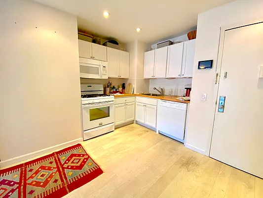 Rented by P A N Y | media 11