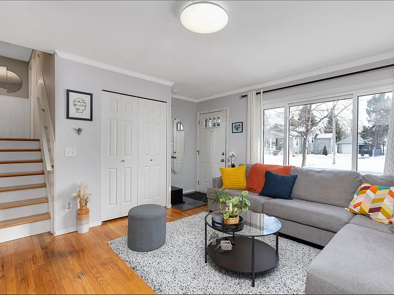 754 S Bywood Ave — Photo 2