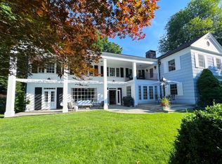 175 Long Lots Rd, Westport, CT 06880