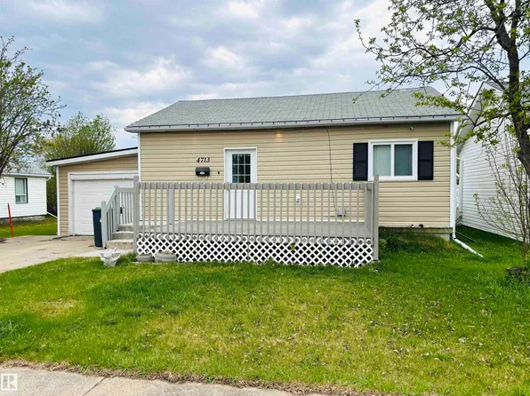 4713 48th St, Cold Lake, AB T9M 1Y4