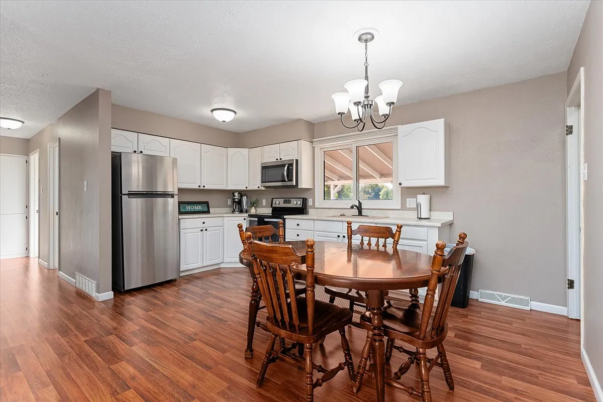 5 bed, 1950 sqft, $3,750 — Photo 4