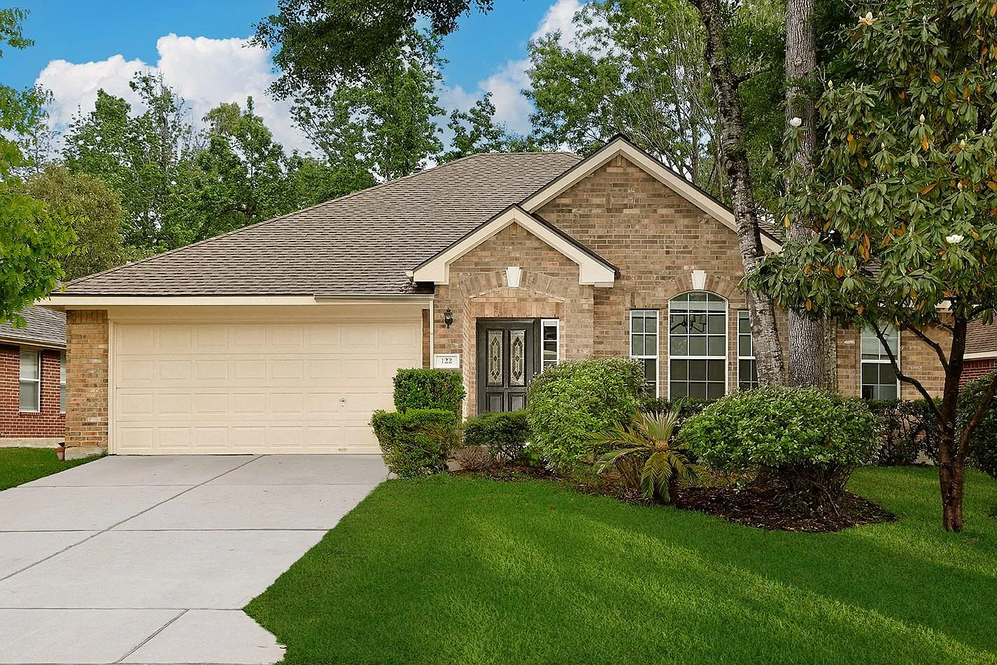 3 bed, 2.0 bath, 1865 sqft, $3,000 — Photo 1