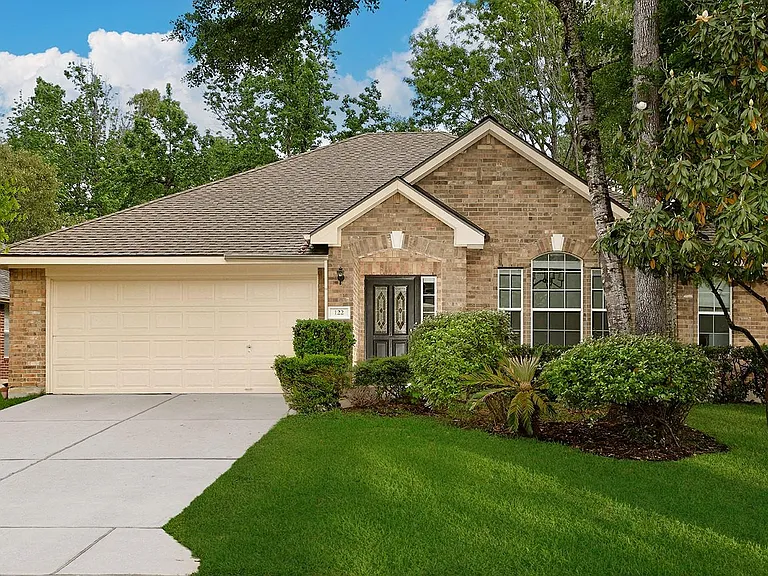 122 S Abram Cir — Photo 1