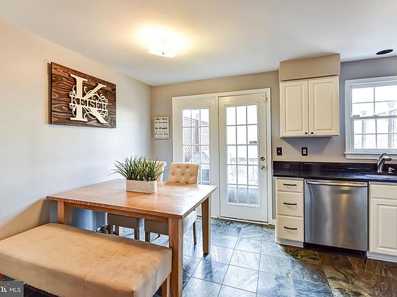 5th image of 7822 Colonial Springs Blvd