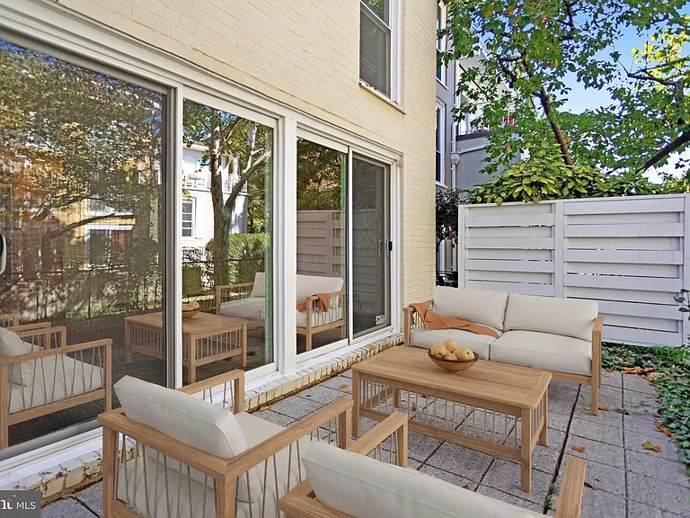 42 G St SW — Photo 27