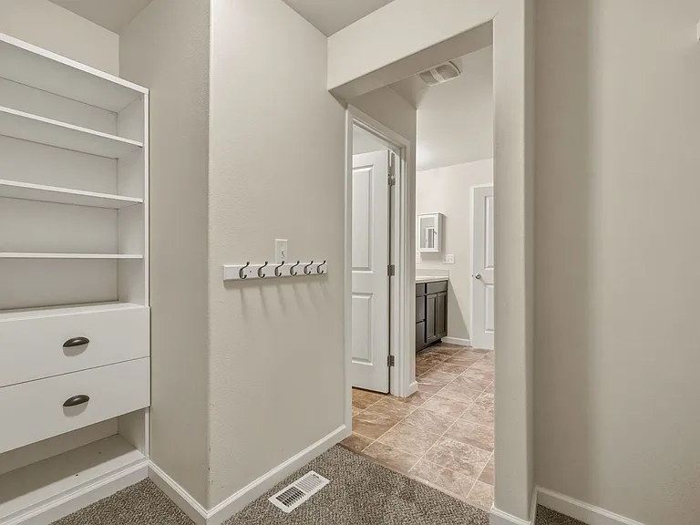 7003 Alta Vista Dr SE — Photo 28