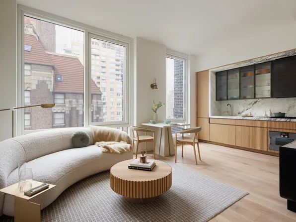 135 East 47th Street image 1 of 15