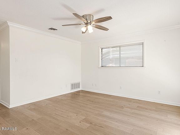 4th image of 308 Newcastle Dr