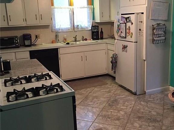 3rd image of 51 Crandon Blvd