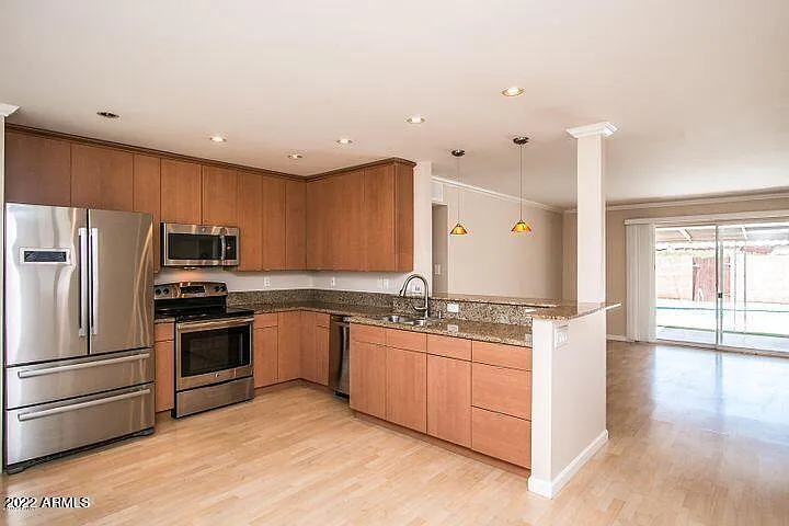 4 bed, 1506 sqft, $3,599 — Photo 2