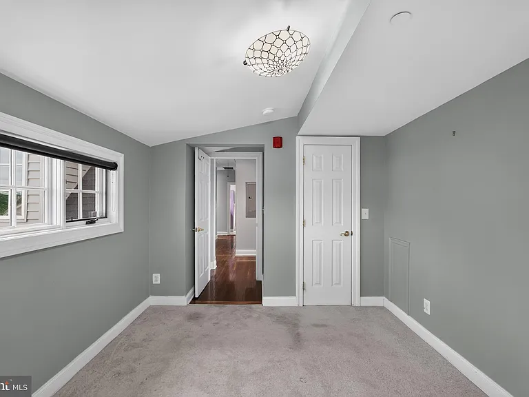 7220 Ridge Ave #G — Photo 12