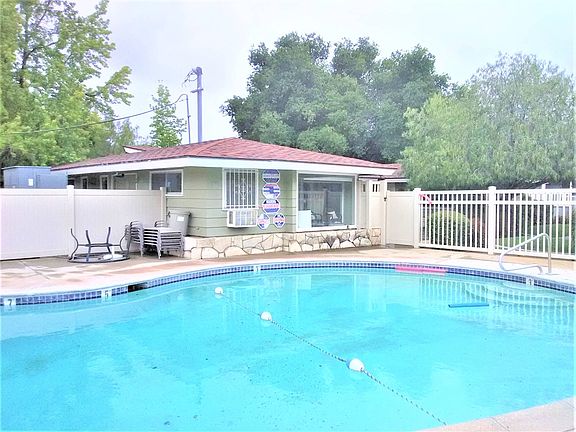 2nd image of 3505 Alpine Blvd Space 40