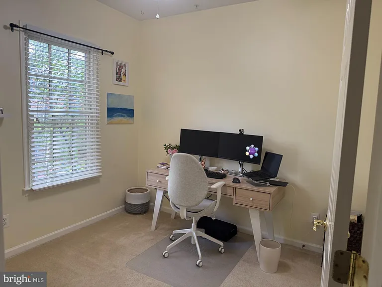 104 Oak Knoll Ter — Photo 17
