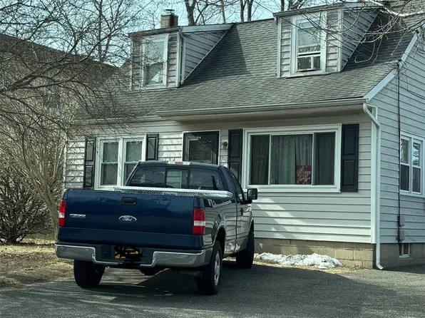 124 S 26th Street, Wyandanch, NY 11798