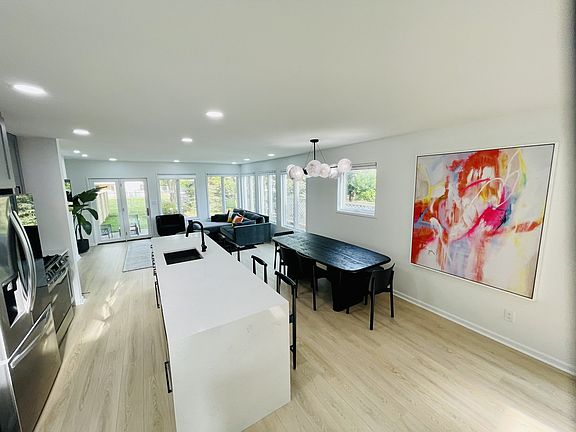 3rd image of 323 Gross St