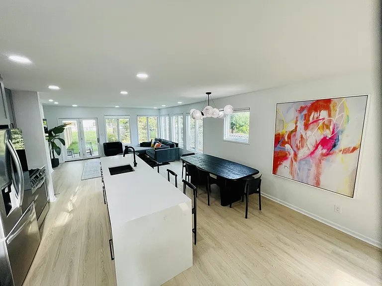 323 Gross St — Photo 3