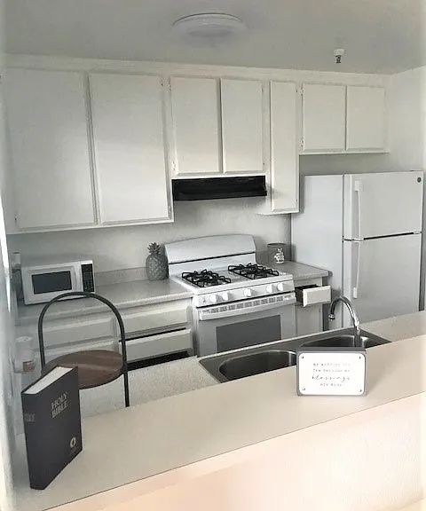 14324 Lemoli Avenue — Photo 30