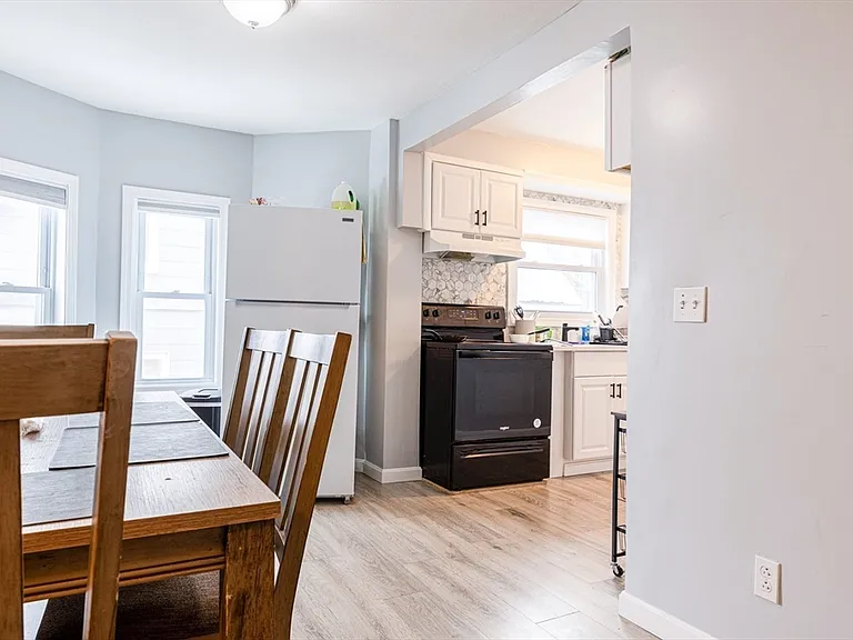 37 Argyle St #3 — Photo 2