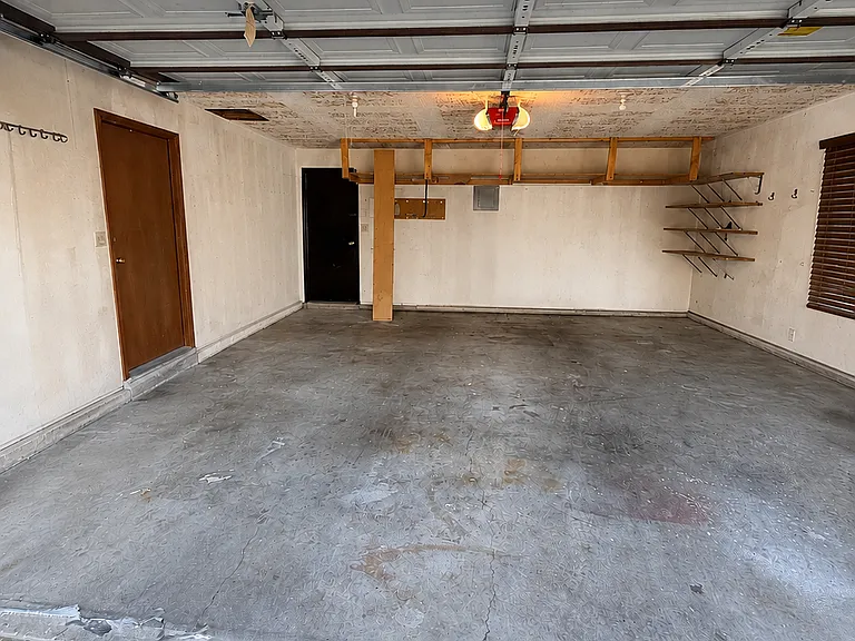 11504 Phoenix Ave NE — Photo 45
