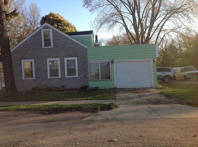 2nd image of 397 W Middle St